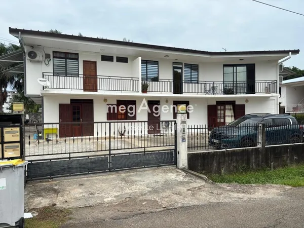 Immeuble R+1 / 402 m² Route de Bourda Montabo