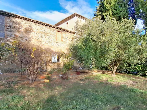 Maison 10 pièces 270 m²