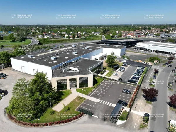 Local d'activité 653 m²