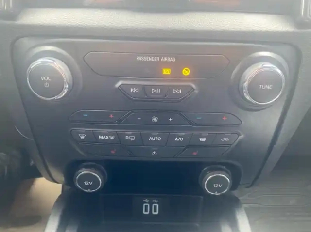 Ford Ranger pick-up 2.0 tdci 213ch super cab wildtrak bva10 — photo 5