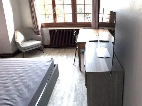 Grande chambre dans colocation