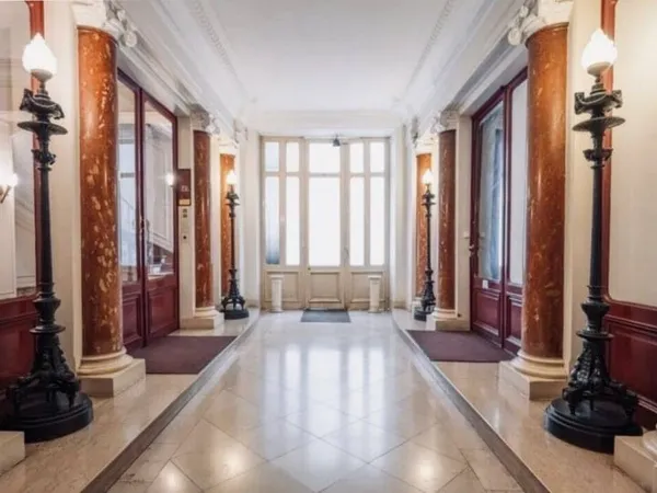 Appartement 8 pièces 168 m²