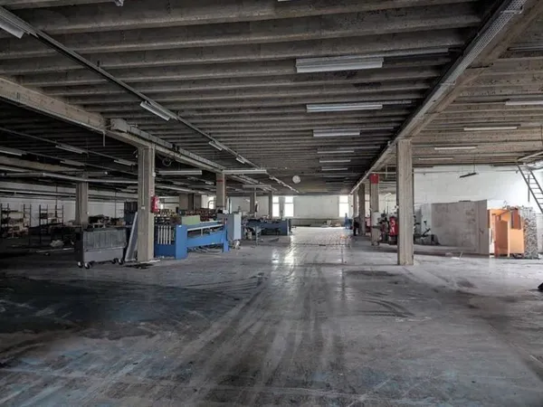 Local d'activité 1031 m²