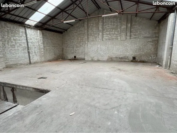 Entrepôt 300 m2