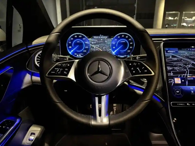 Mercedes Eqe 300 — photo 6