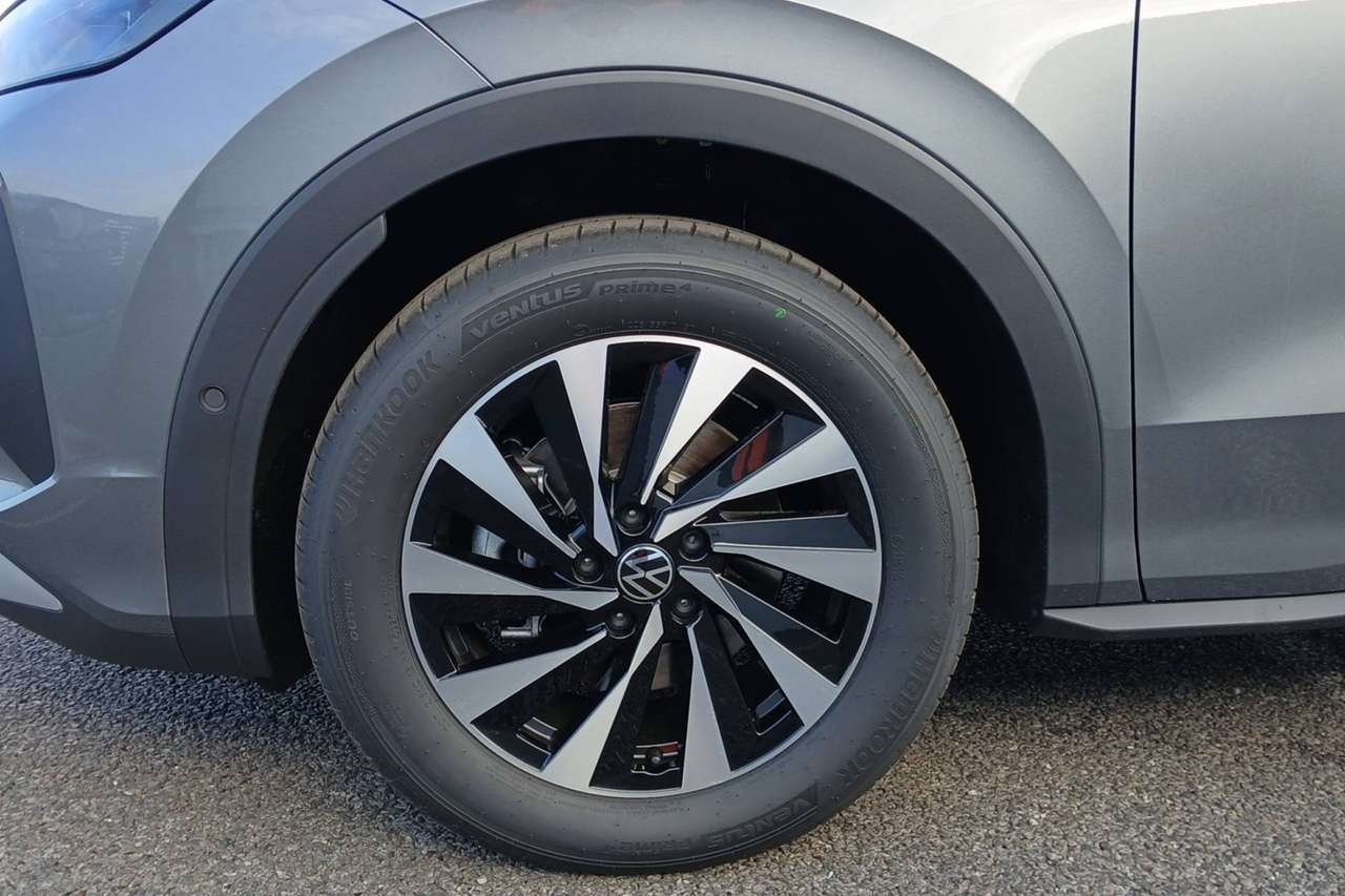 Volkswagen T-Roc — photo 9