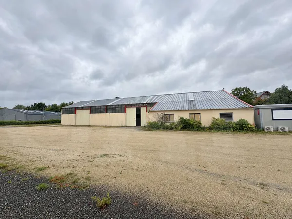 Vente local d'activité indépendant 840m² St Armel