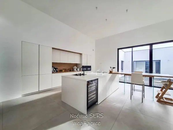 Maison 7 pièces 220 m²