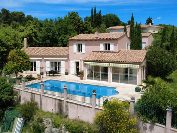 Maison 8 pièces 180 m²