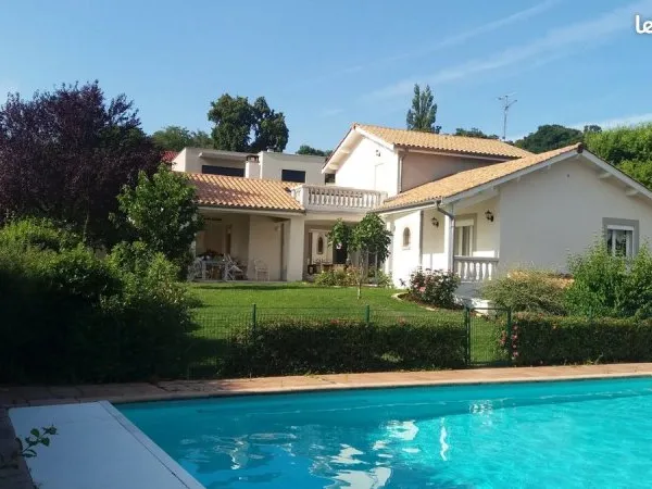 Propriété 8 pièces 231 m²