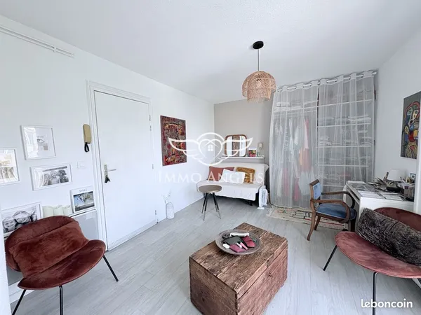 Studio 1 pièce 24 m²