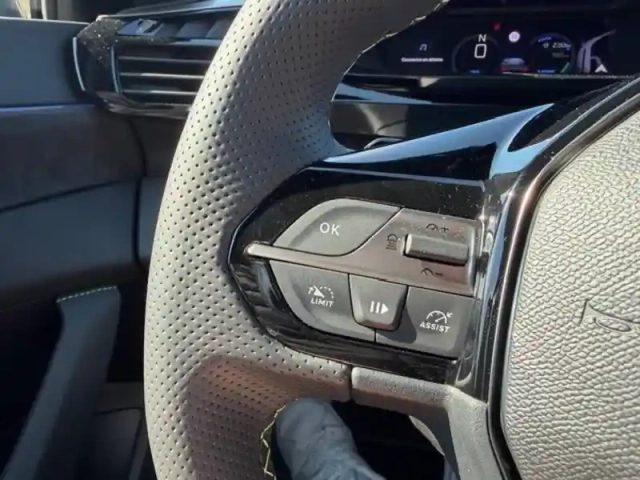 Peugeot 308 sw hybrid 145 e-dcs6 — photo 41