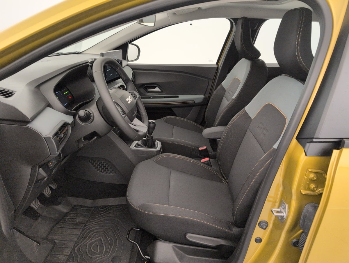 Dacia Sandero — photo 16