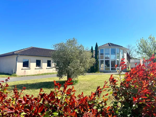 Local commercial 649 m²