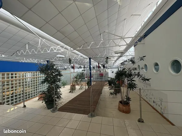 Bureau 3 600 m²