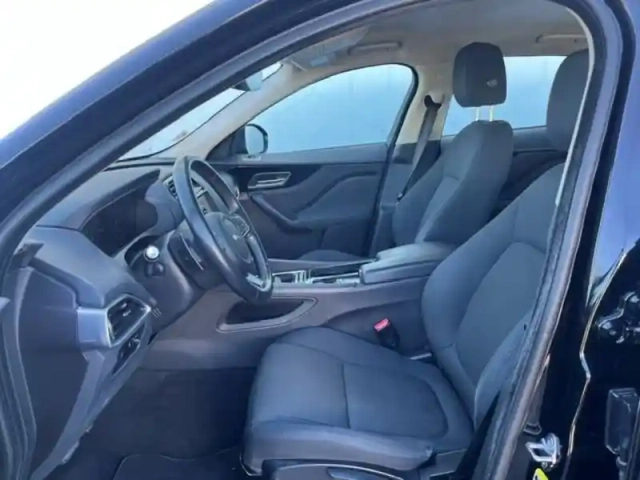 Jaguar F-Pace 2.0 d - 180 ch 2wd bva8 — photo 21