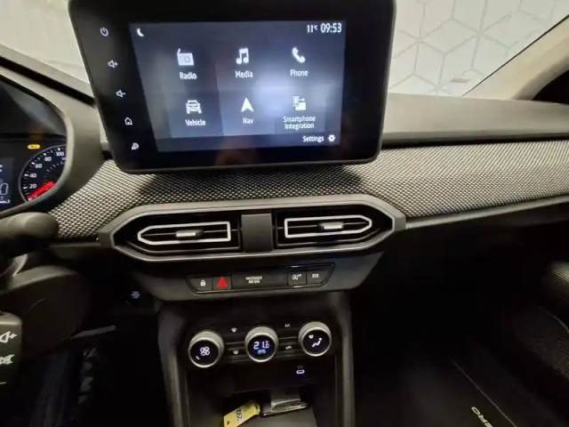 Dacia Sandero tce 90 gsr2 — photo 16
