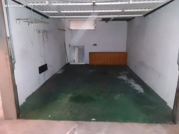 Garage/ box fermé 16m2 nice pasteur