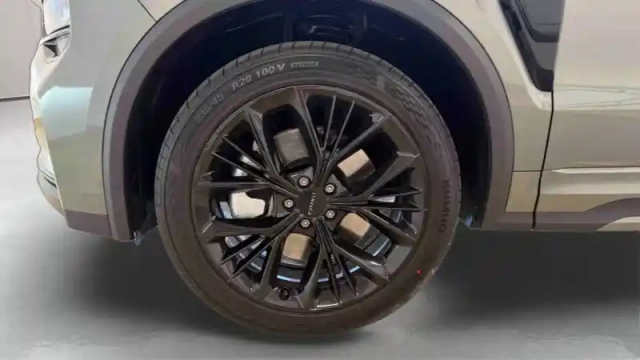 Lynk&Amp;Co 01 1.5 phev 276 ch — photo 11