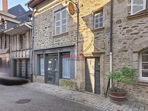 Pavillon 10 pièces 236 m²