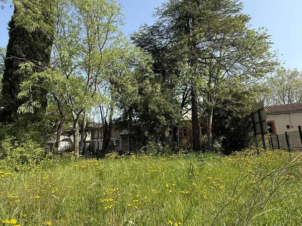 Terrain 450 m²