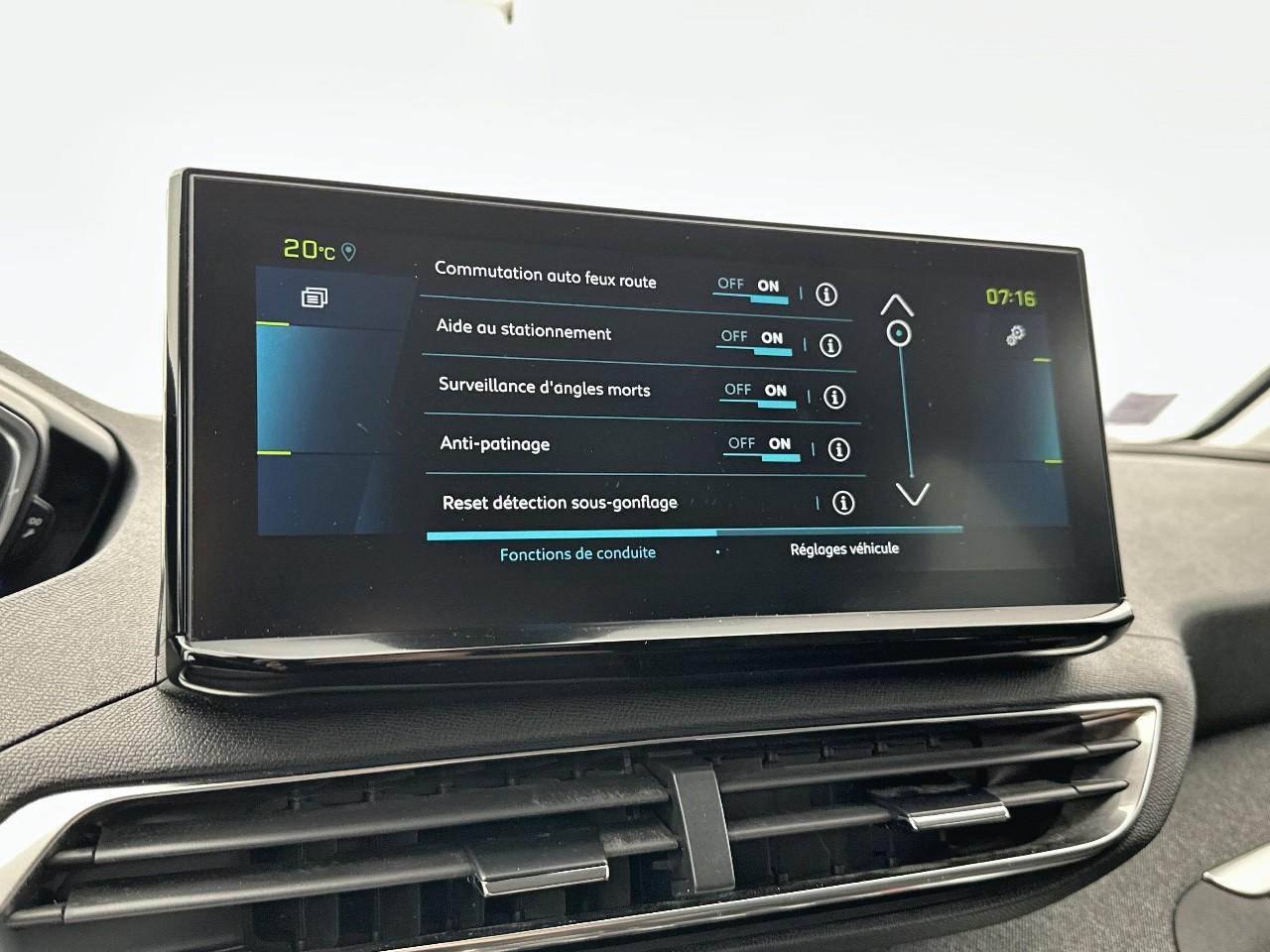 Peugeot 3008 hybrid 225 e-eat8 allure pack — photo 23