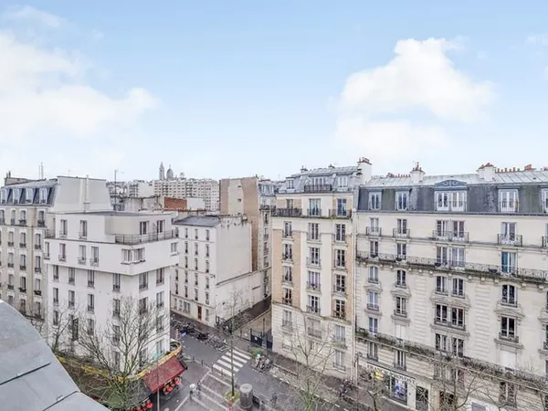 Ordener / Damrémont : Chambre 11 m² au dernier étage