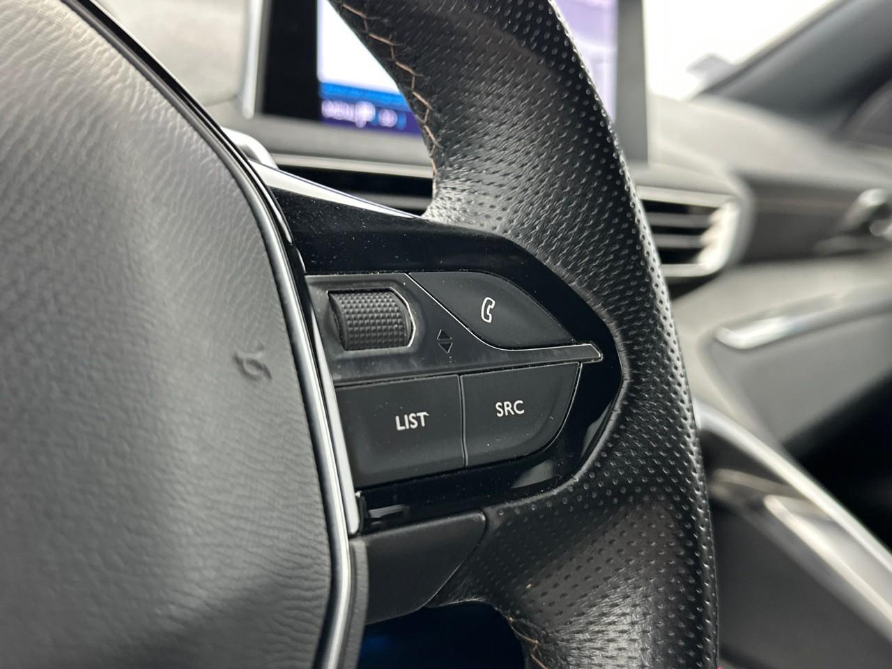 Peugeot 3008 hybrid4 300 e-eat8 gt — photo 19