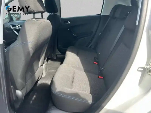 Peugeot 208 puretech 82ch s&amp;s bvm5 6.2 evap — photo 10