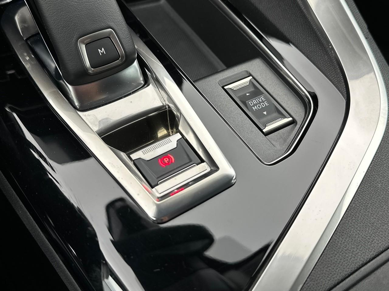 Peugeot 3008 puretech 130ch s&s eat8 allure pack — photo 31