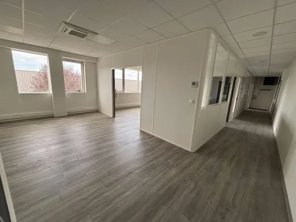 Bureaux 517 m²