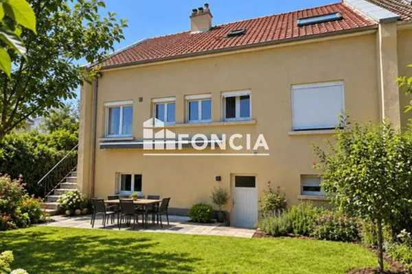 Maison 5 pièces 140 m²