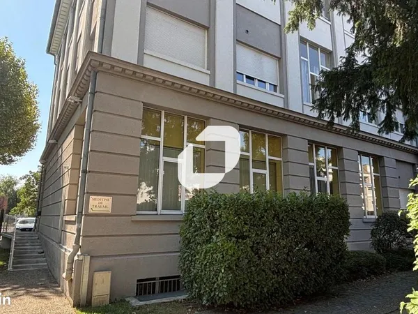 Bureaux 195 m²