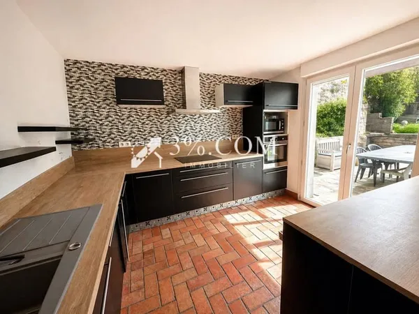 MAISON - 4 CHAMBRES - JARDIN - GARAGE - DEPENDANCES - HABLAI