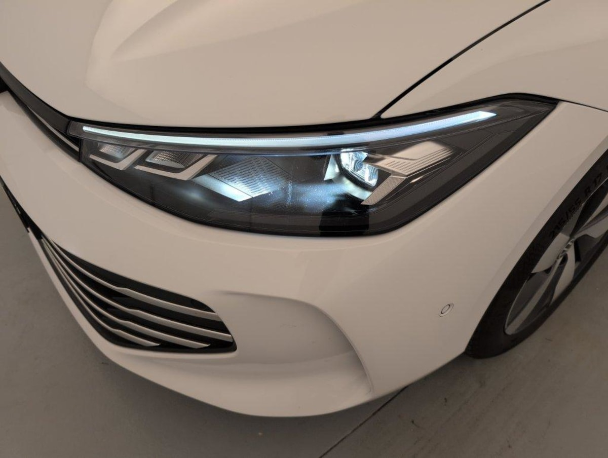 Volkswagen Passat — photo 23
