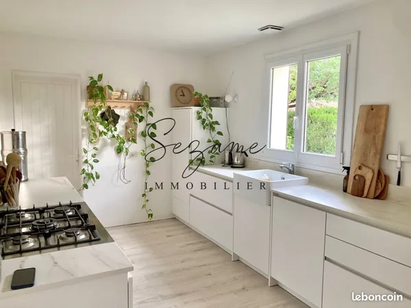 Angoulême Ouest - Grande et Agréable Maison F7 rénovée, 5 chambres, garage, jardin clos, au calme