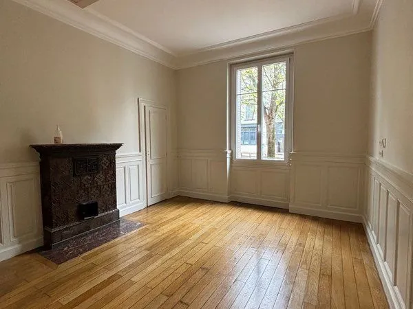 Cabinet à louer