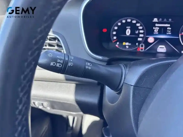 Renault Megane mégane iv berline blue dci 115 edc - 20 — photo 17
