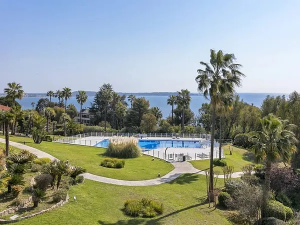 EXCLUSIVITÉ - GOLFE-JUAN / CANNES EDEN - VUE MER PANORAMIQUE - PISCINE- TENNIS