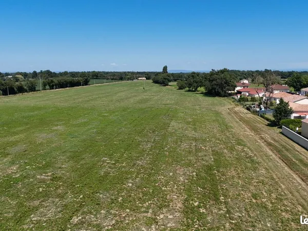 Terrain 541 m² PERREX