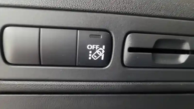 Citroën C3 Aircross puretech 130 s&amp;s eat6 — photo 17