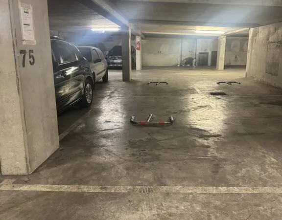 Garage/Parking