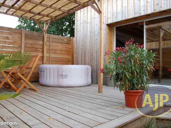 Villa 9 pièces 210 m²