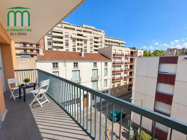 Appartement F5 lumineux avec balcon / saint-étienne chavanelle