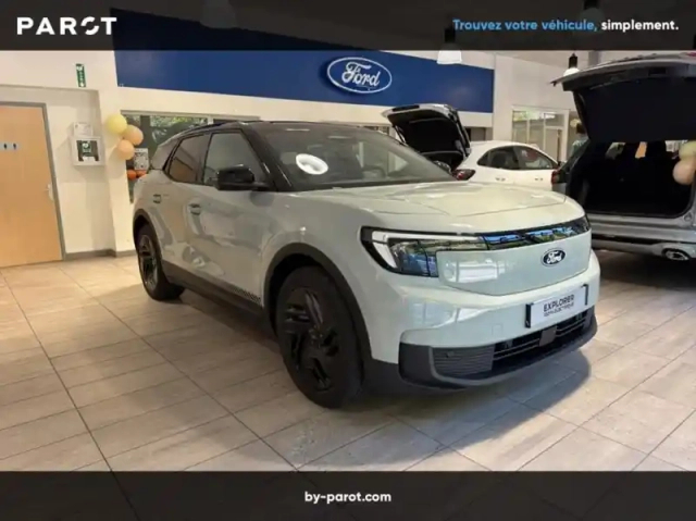 Ford Explorer 286ch extended range 79kwh pack collection rwd — photo 12