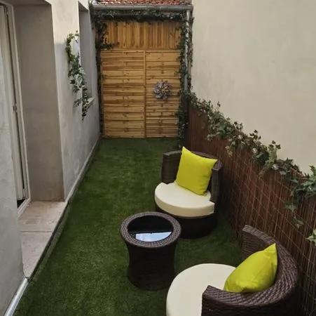 T3 Duplex 69 m² rénové avec terrasse — Centre Libourne