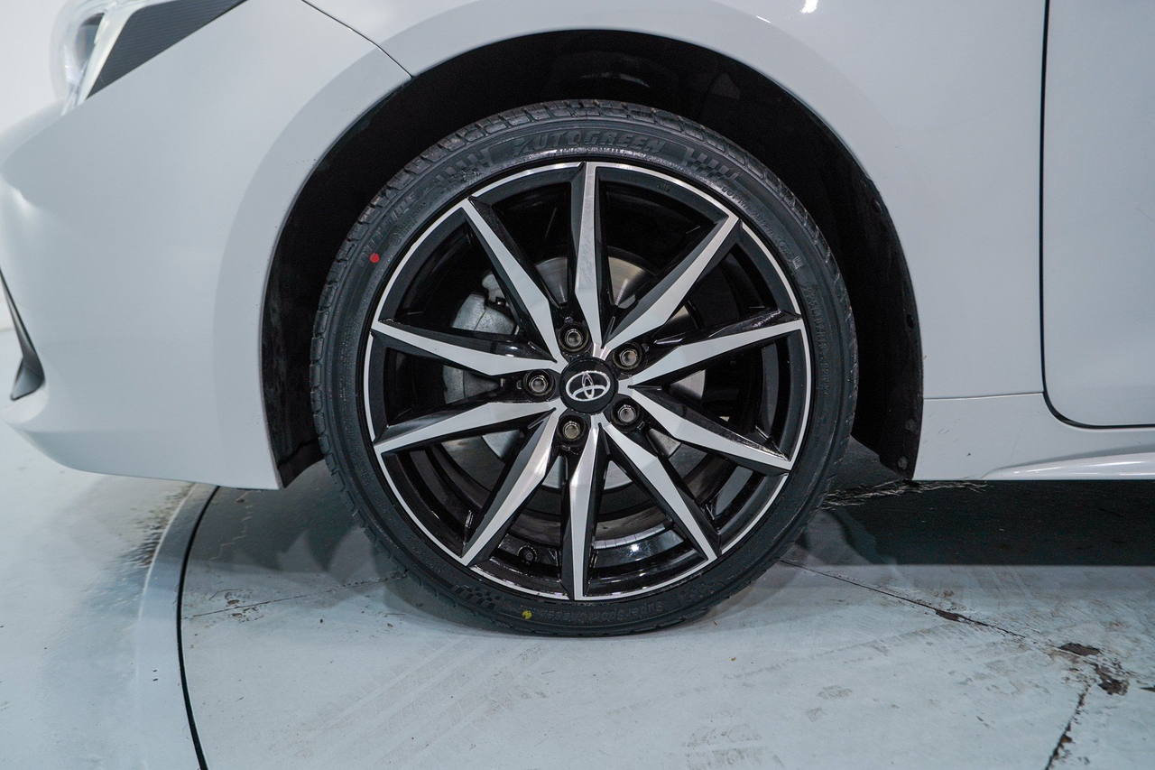 Toyota Corolla Touring Sports — photo 10