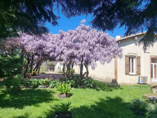 Ancienne maison d'hôtes à LAVIT