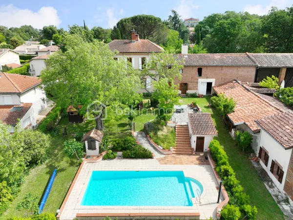 Maison 14 pièces 369 m²
