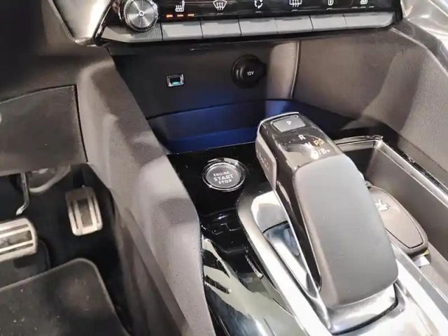 Peugeot 3008 hybrid 225 e-eat8 gt — photo 24